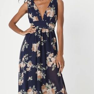 Lulu’s navy floral maxi dress